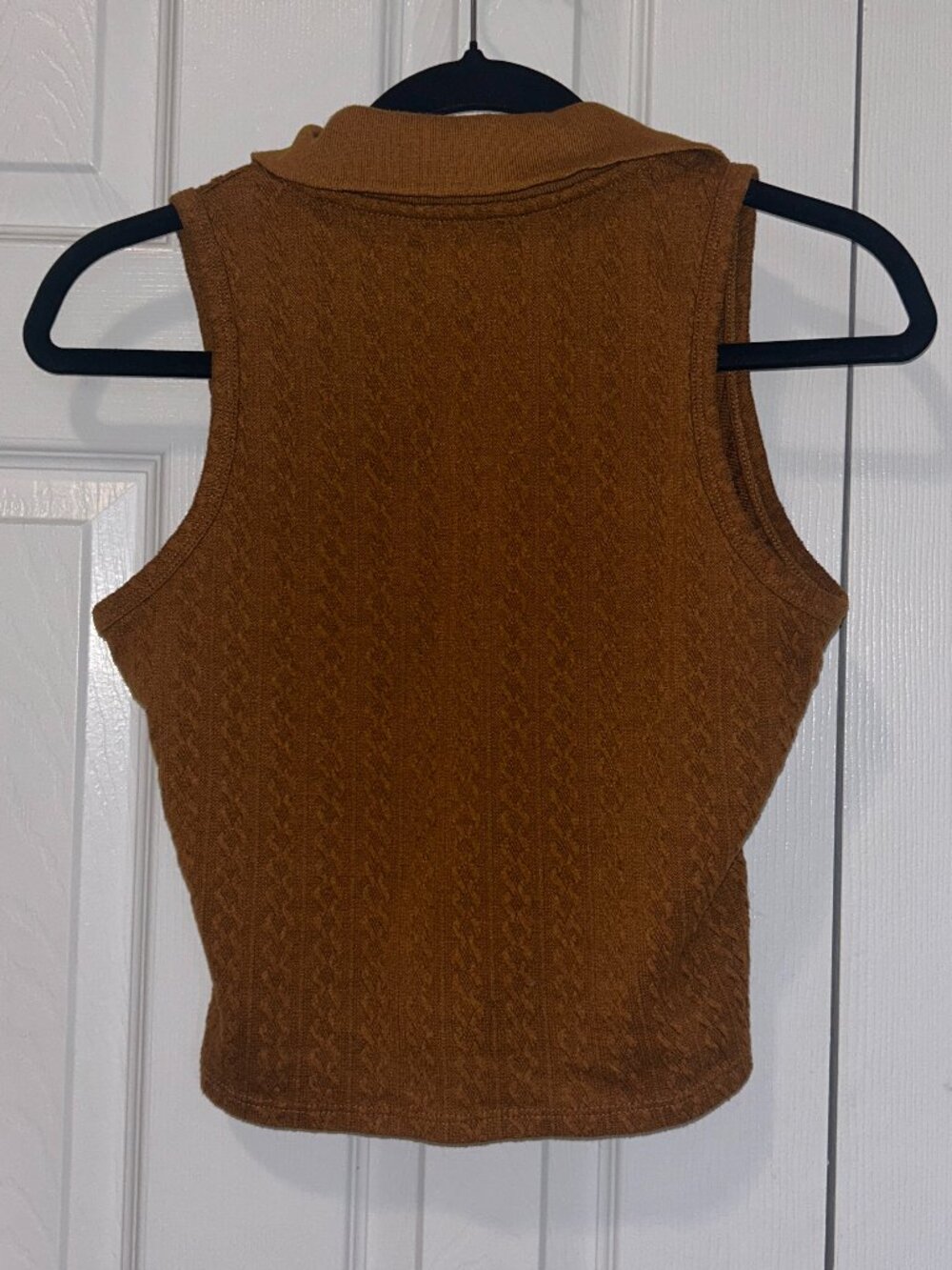 Collared Tank Top - Picture 2 of 4